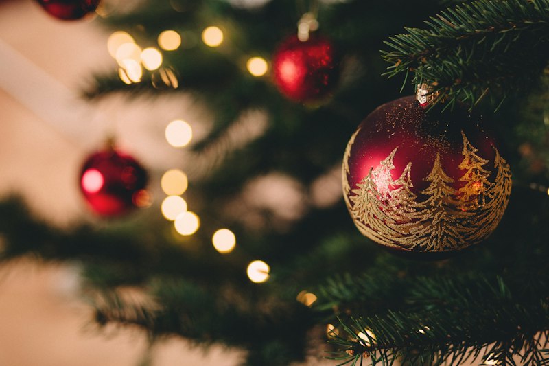 25 Fun Christmas Party Games for Kids (With Free Printables)